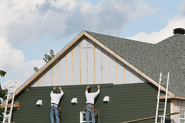Professional Siding Replacement technician working in Linthicum Heights, MD